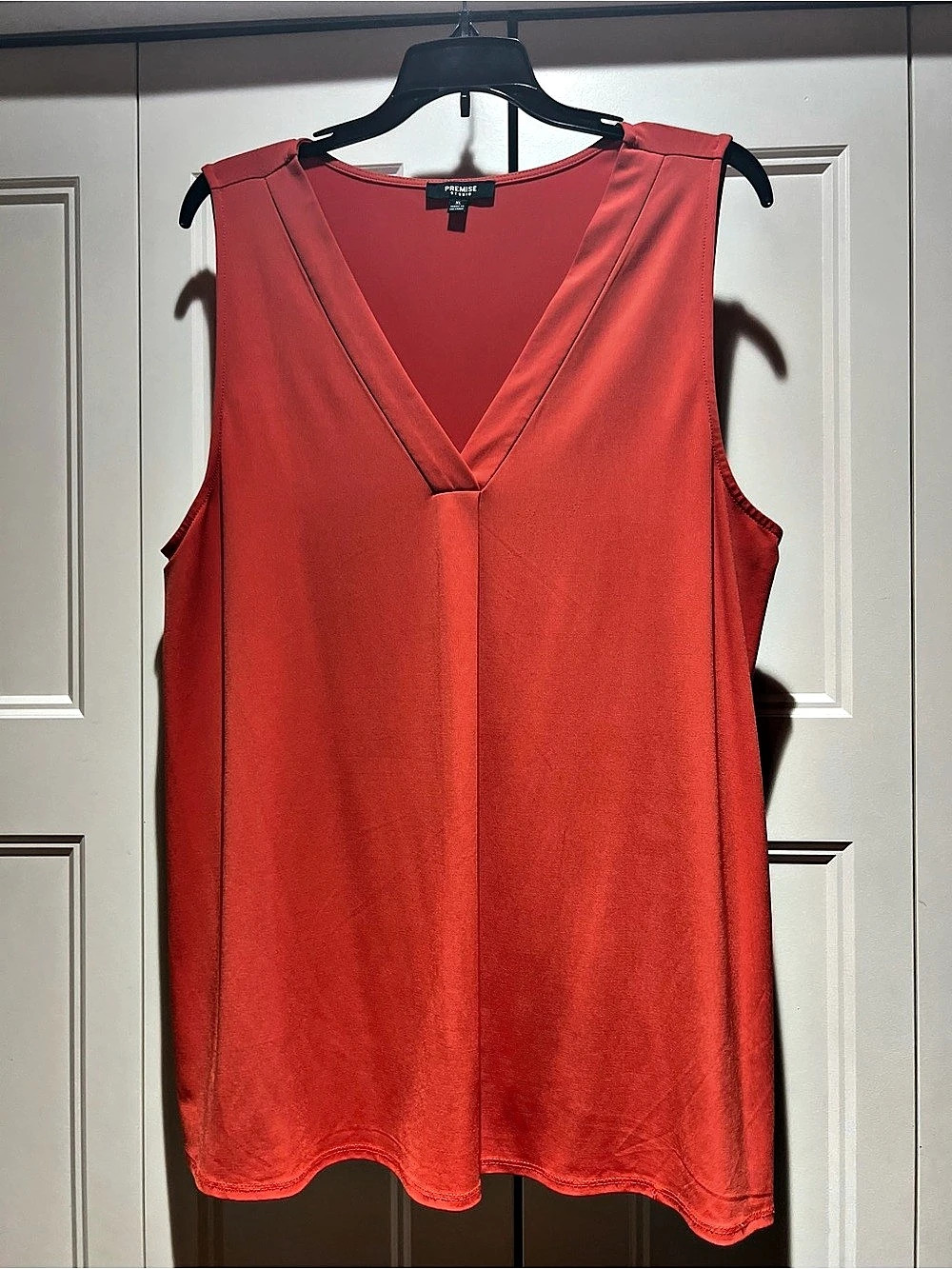 Premise Studio Sleeveless V-Neck Top in Red XL Like New